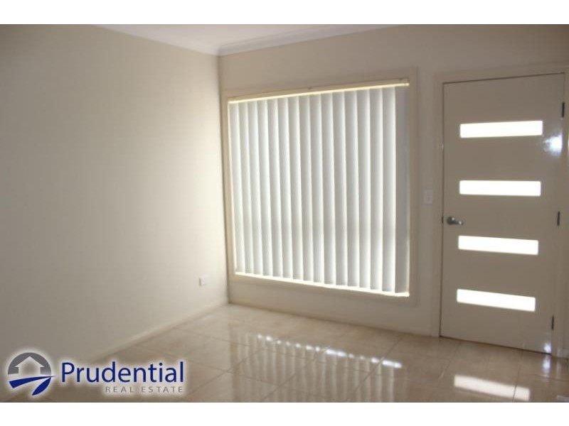 5/102 Feldspar Road, Eagle Vale NSW 2558