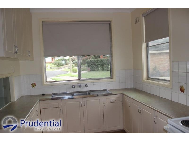 11 Lewin Crescent, Bradbury NSW 2560