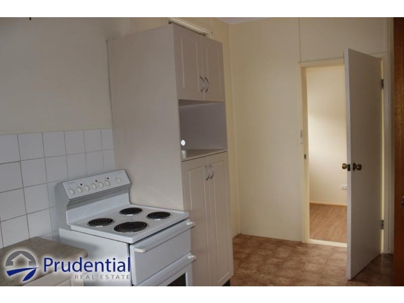 11 Lewin Crescent, Bradbury NSW 2560