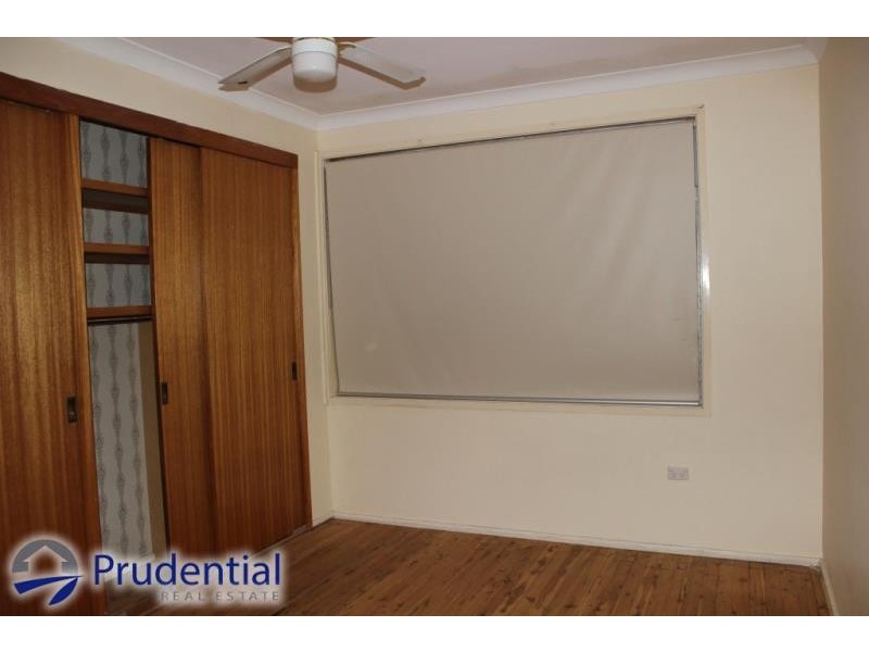 11 Lewin Crescent, Bradbury NSW 2560