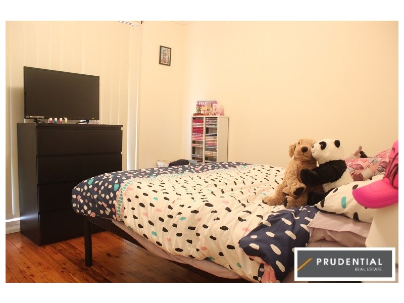 7 Dombey Place, Ambarvale NSW 2560