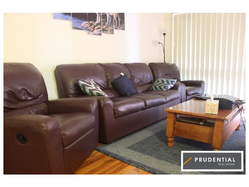 7 Dombey Place, Ambarvale NSW 2560