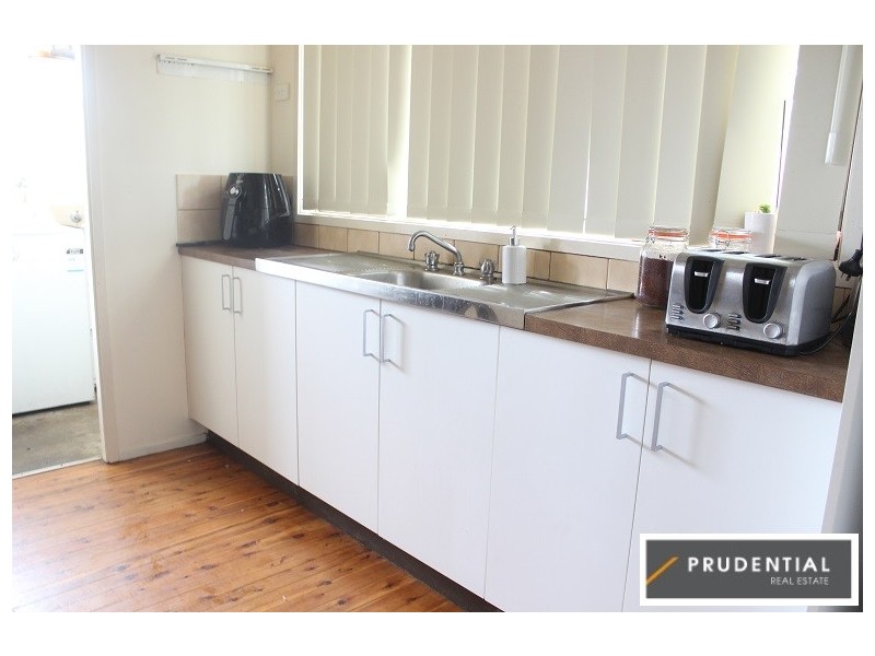 7 Dombey Place, Ambarvale NSW 2560