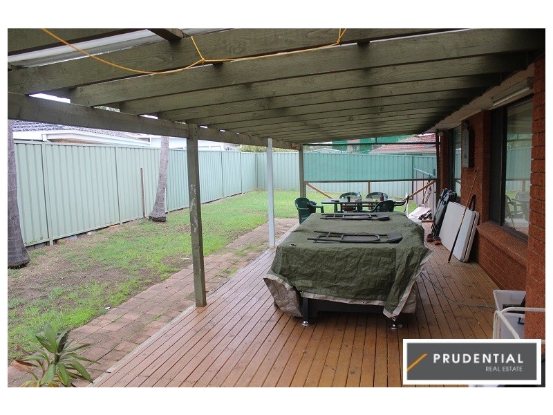 7 Dombey Place, Ambarvale NSW 2560