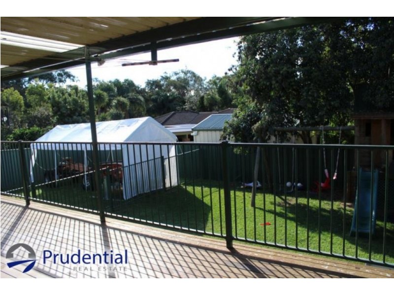35 Fifth Avenue, Macquarie Fields NSW 2564