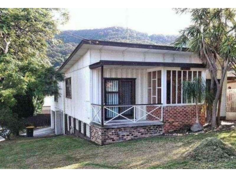 38 Bloomfield Avenue, Corrimal NSW 2518
