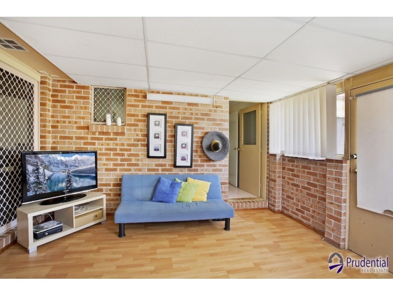 27 Parkholme Circuit, Englorie Park NSW 2560