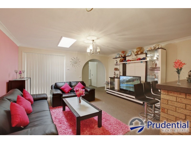 210 Railway Parade, Macquarie Fields NSW 2564