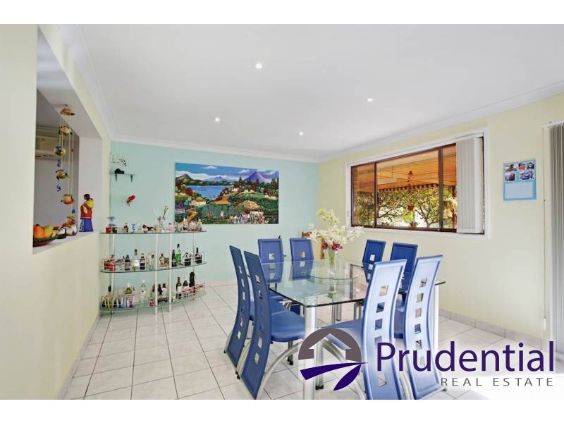 286 Copperfield Drive, Rosemeadow NSW 2560