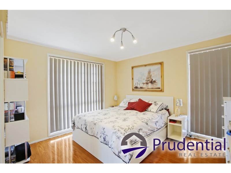 286 Copperfield Drive, Rosemeadow NSW 2560