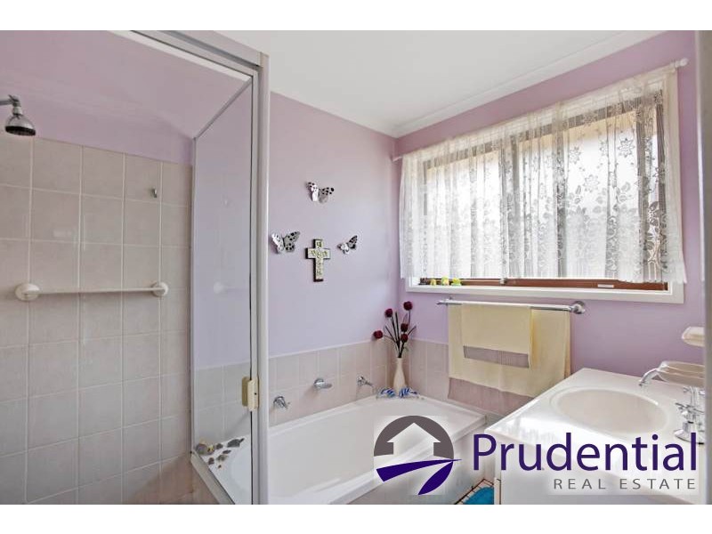 286 Copperfield Drive, Rosemeadow NSW 2560
