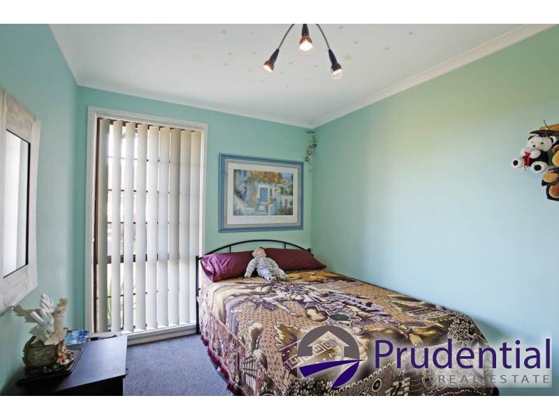 286 Copperfield Drive, Rosemeadow NSW 2560