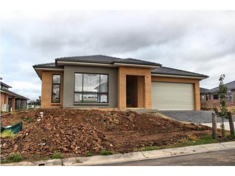 12 England Avenue, Edmondson Park NSW 2174