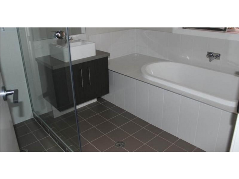 12 England Avenue, Edmondson Park NSW 2174