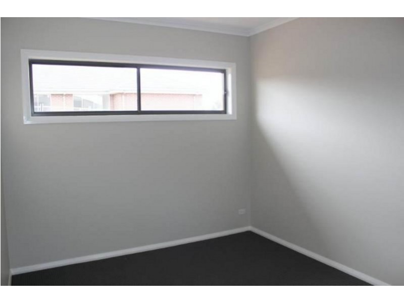 12 England Avenue, Edmondson Park NSW 2174