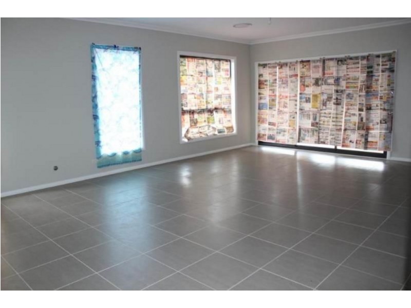 12 England Avenue, Edmondson Park NSW 2174