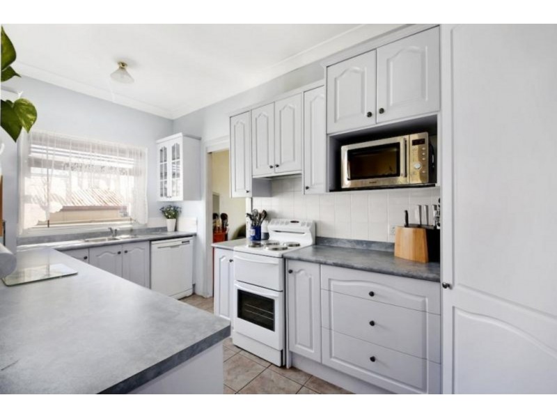 51 Rudd Road, Leumeah NSW 2560