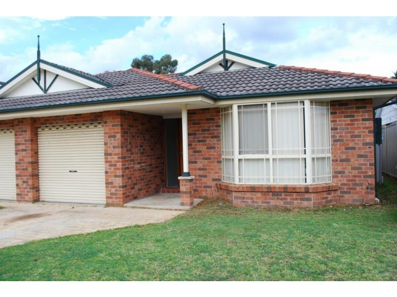 81B Hamlet Crescent, Rosemeadow NSW 2560