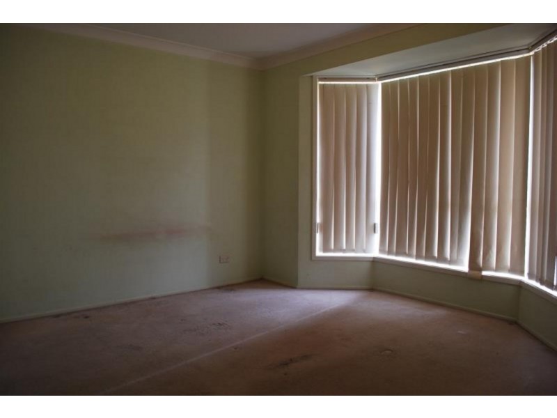 81B Hamlet Crescent, Rosemeadow NSW 2560