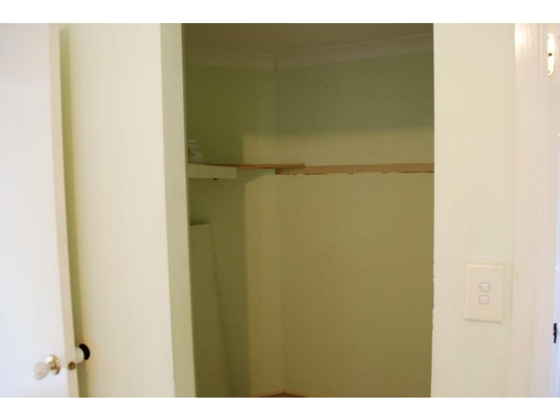 81B Hamlet Crescent, Rosemeadow NSW 2560