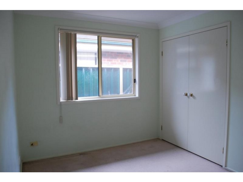 81B Hamlet Crescent, Rosemeadow NSW 2560