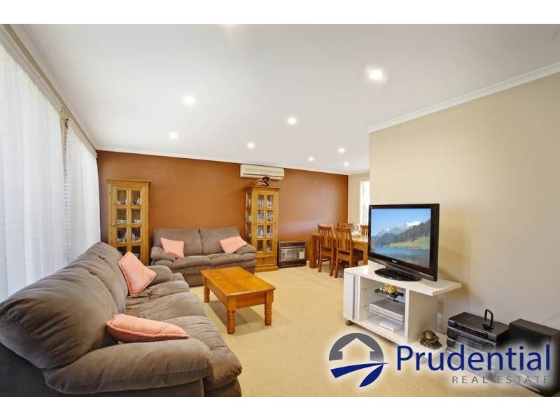 3 Marloo Place, St Helens Park NSW 2560