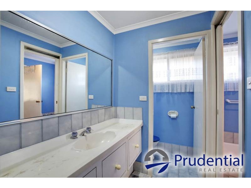 3 Marloo Place, St Helens Park NSW 2560