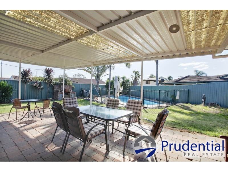 3 Marloo Place, St Helens Park NSW 2560