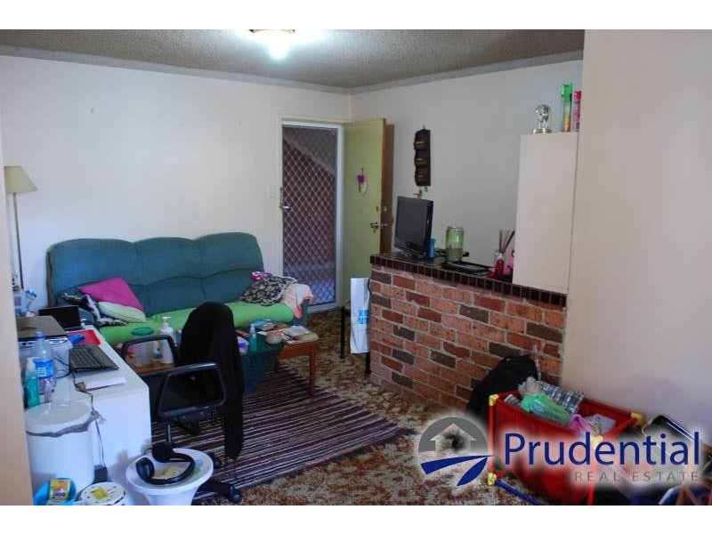 2/98 Dumaresq Street, Campbelltown NSW 2560