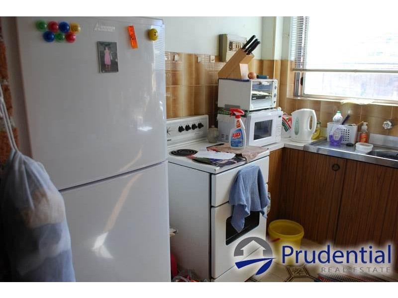2/98 Dumaresq Street, Campbelltown NSW 2560