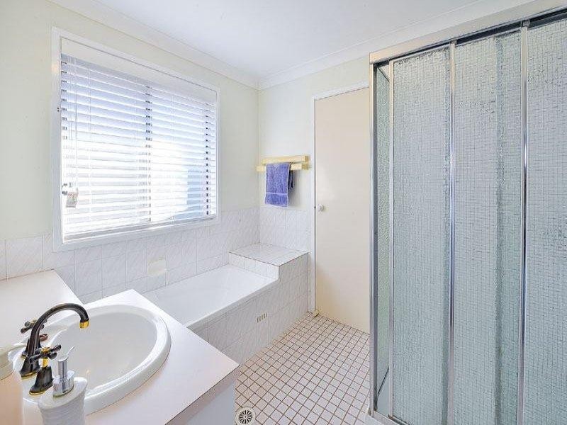 9 Manning Place, Currans Hill NSW 2567