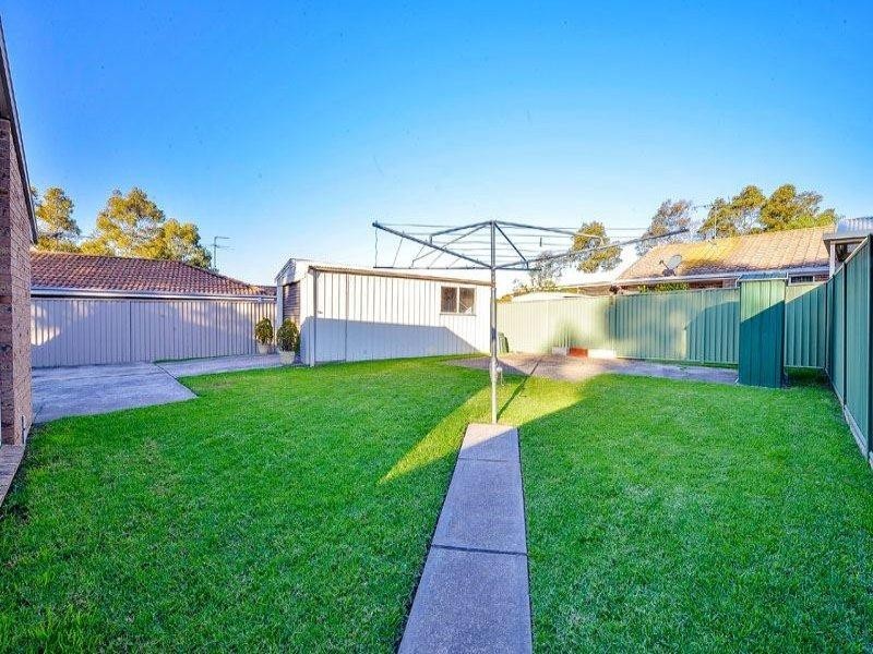 9 Manning Place, Currans Hill NSW 2567