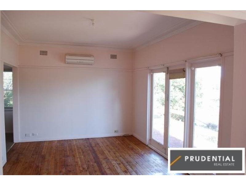 22 Grandview Drive, Campbelltown NSW 2560