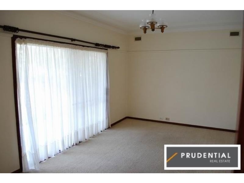 34 Farnsworth Avenue, Campbelltown NSW 2560