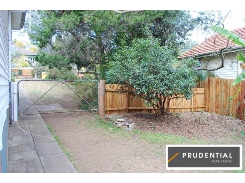 34 Farnsworth Avenue, Campbelltown NSW 2560