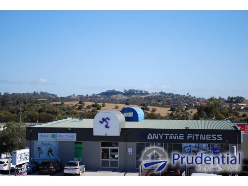 1/3 Bradbury Avenue, Campbelltown NSW 2560