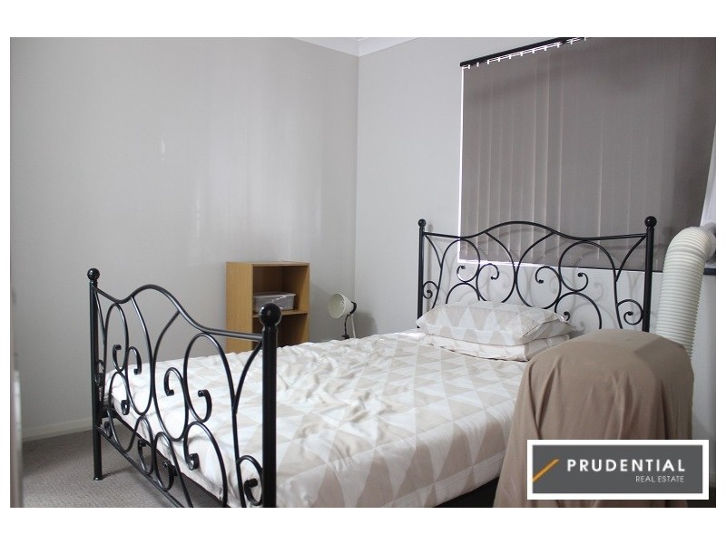 4/3 Bradbury Avenue, Campbelltown NSW 2560