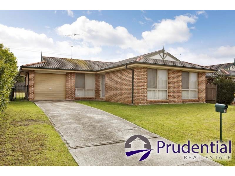 23 Robson Crescent, St Helens Park NSW 2560