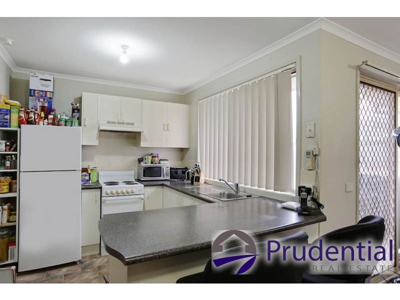23 Robson Crescent, St Helens Park NSW 2560