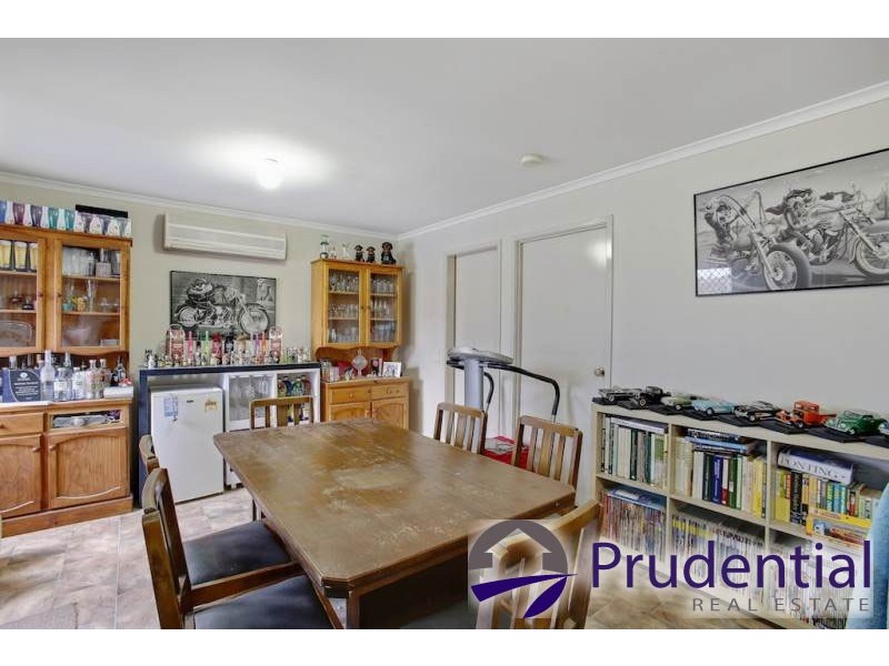 23 Robson Crescent, St Helens Park NSW 2560