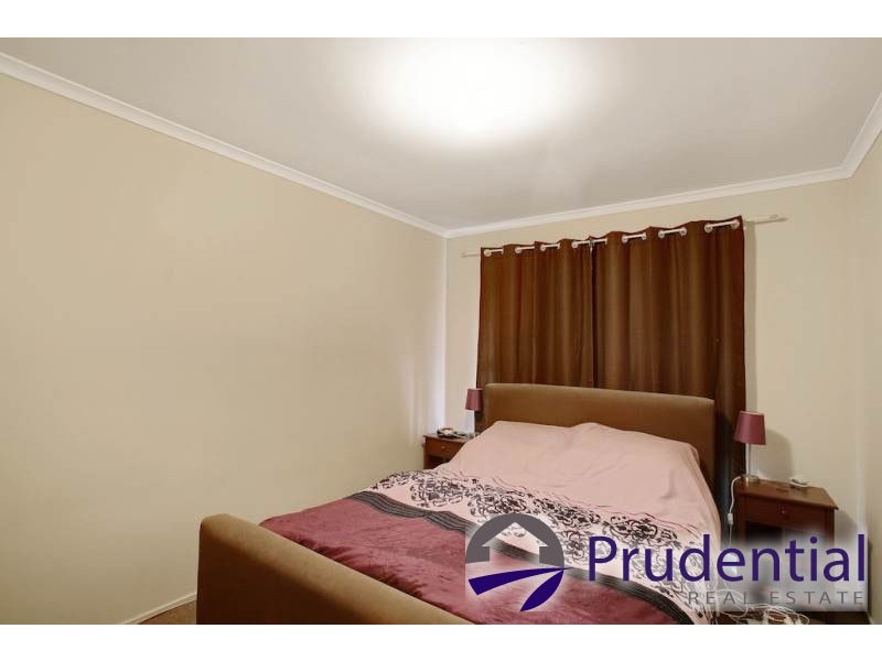 23 Robson Crescent, St Helens Park NSW 2560