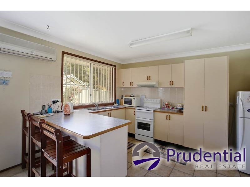 2/63 Kingsclare Street, Leumeah NSW 2560