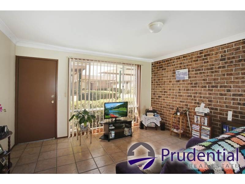 2/63 Kingsclare Street, Leumeah NSW 2560
