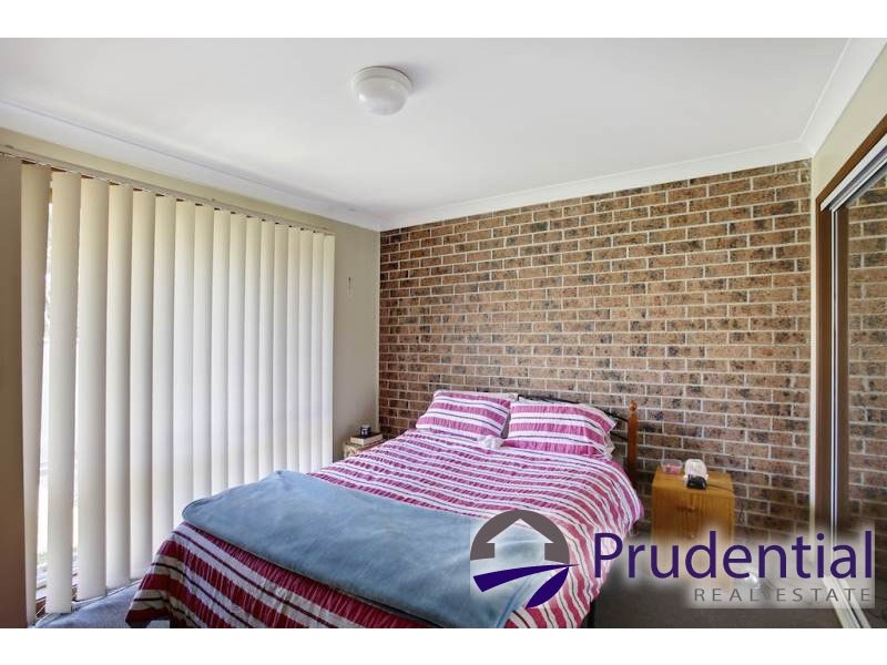 2/63 Kingsclare Street, Leumeah NSW 2560