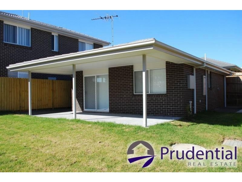 24a Hollyoake Circuit, Glenfield NSW 2167