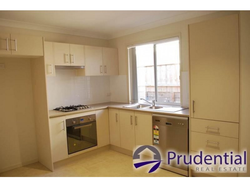 24a Hollyoake Circuit, Glenfield NSW 2167