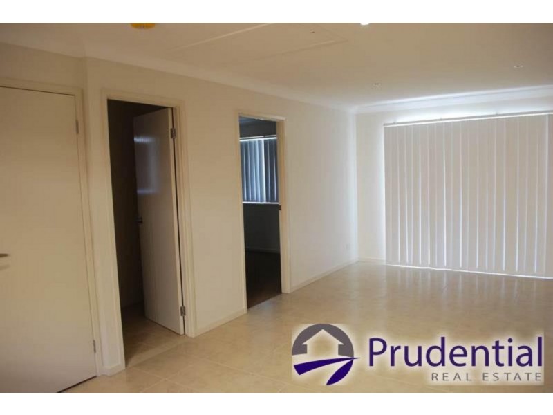 24a Hollyoake Circuit, Glenfield NSW 2167