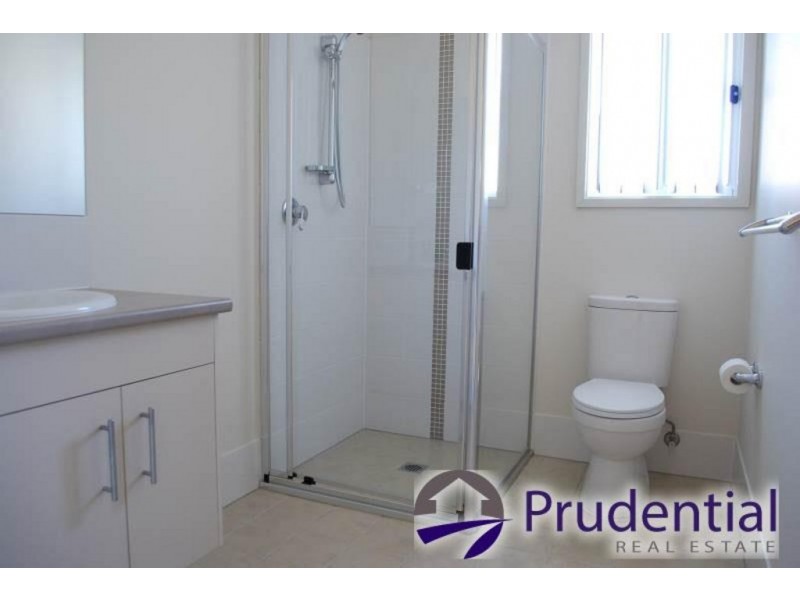 24a Hollyoake Circuit, Glenfield NSW 2167