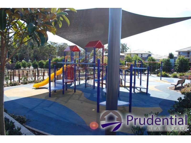 24a Hollyoake Circuit, Glenfield NSW 2167