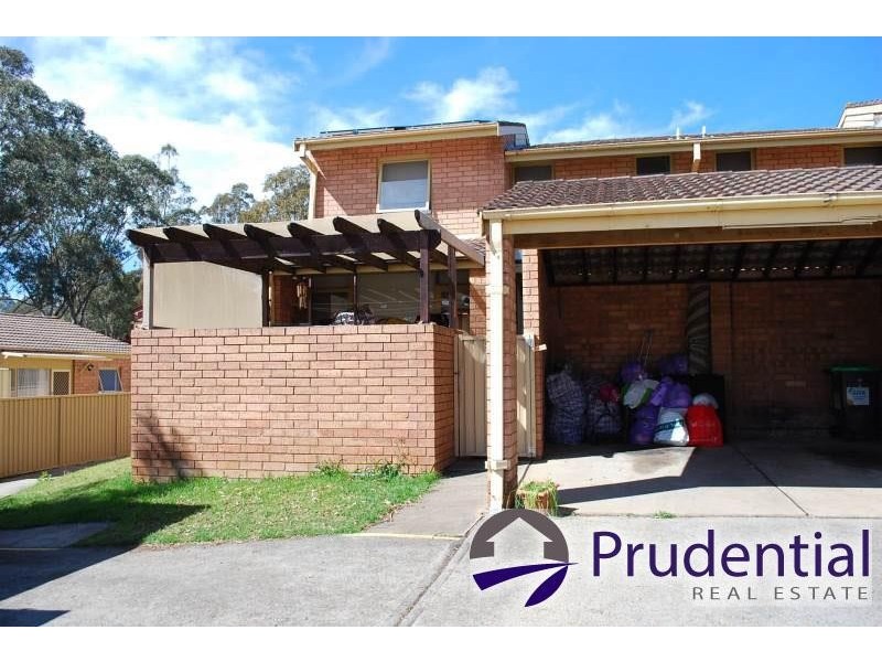 8/42 Woodhouse Drive, Ambarvale NSW 2560